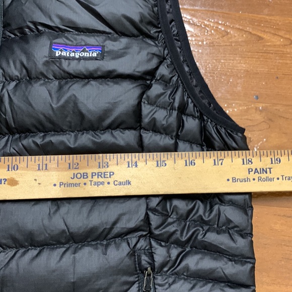 NWT Patagonia Down Sweater Vest - Picture 4 of 6